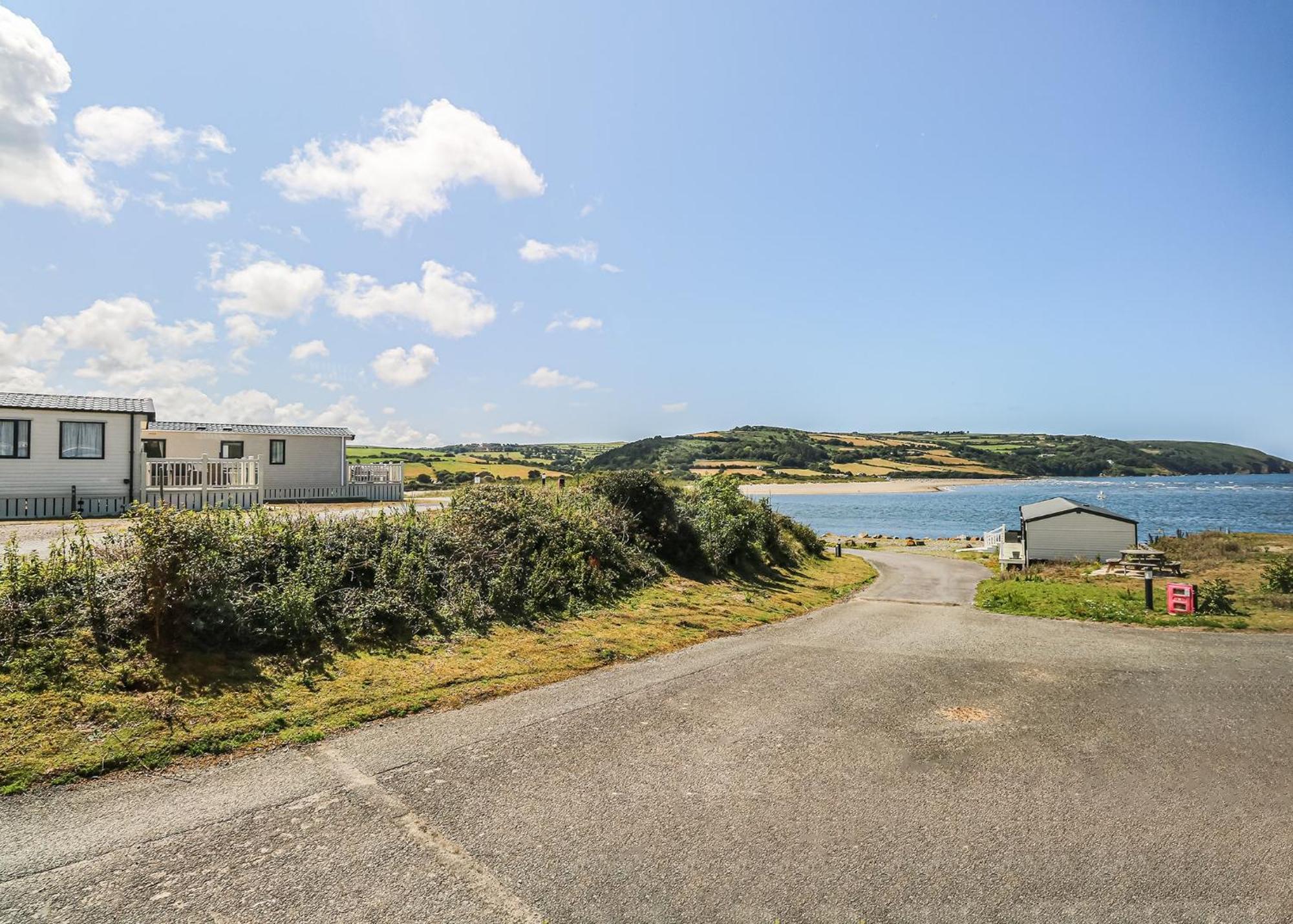 Waters Edge Leisure Park Cardigan Exterior foto