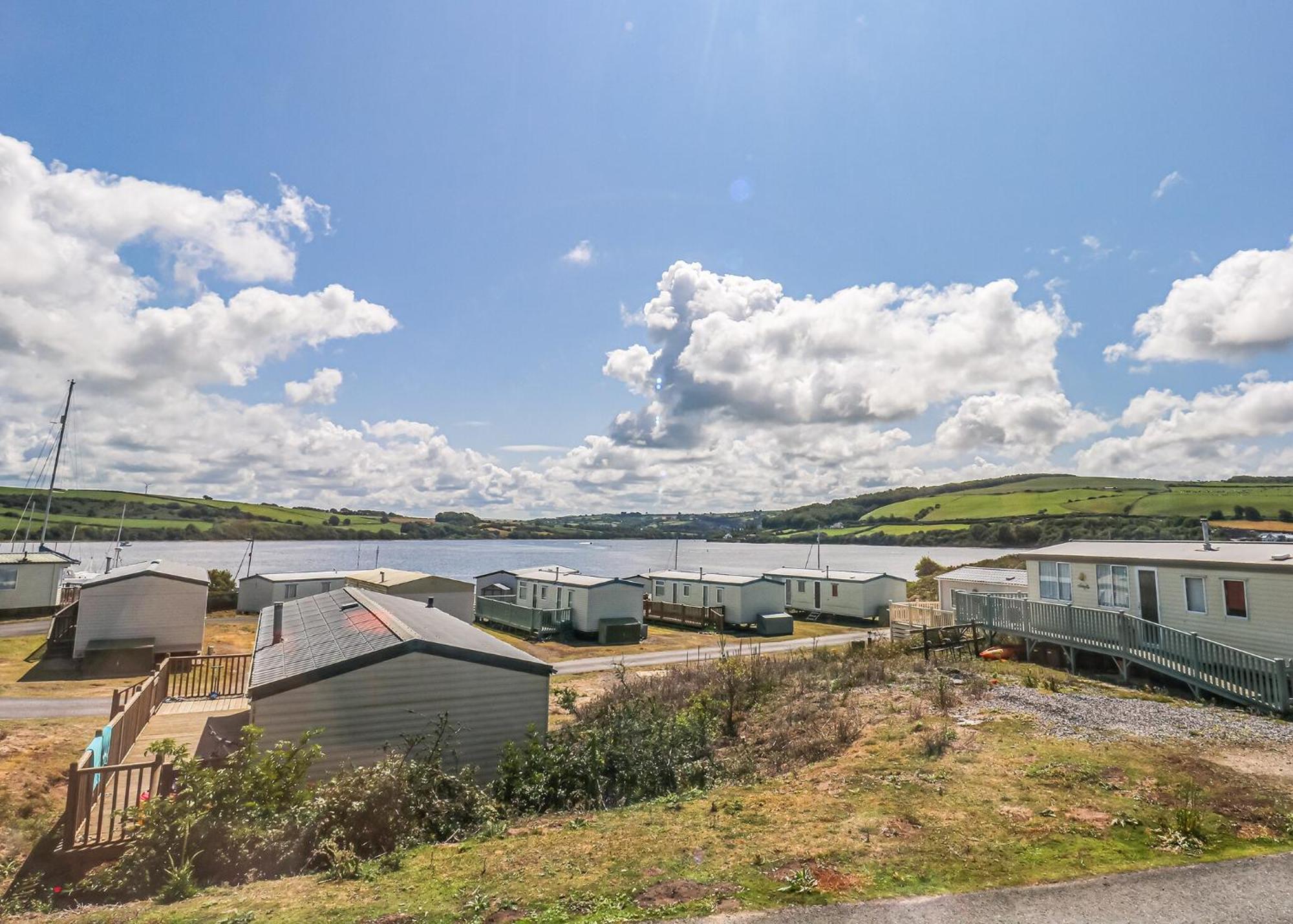 Waters Edge Leisure Park Cardigan Exterior foto